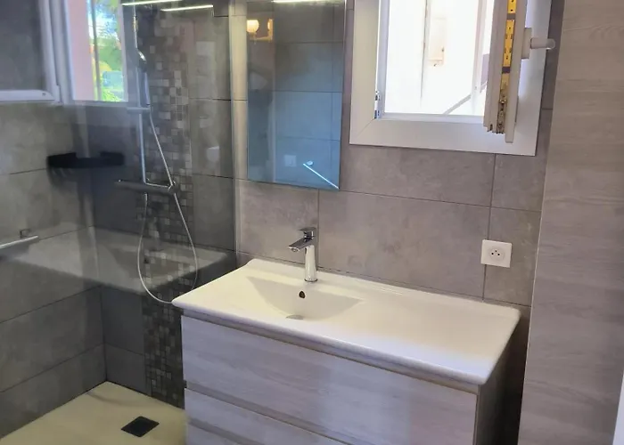 Maison Chaleureuse A Avec Vue Sur Le Jardin * Ajaccio (Corsica)