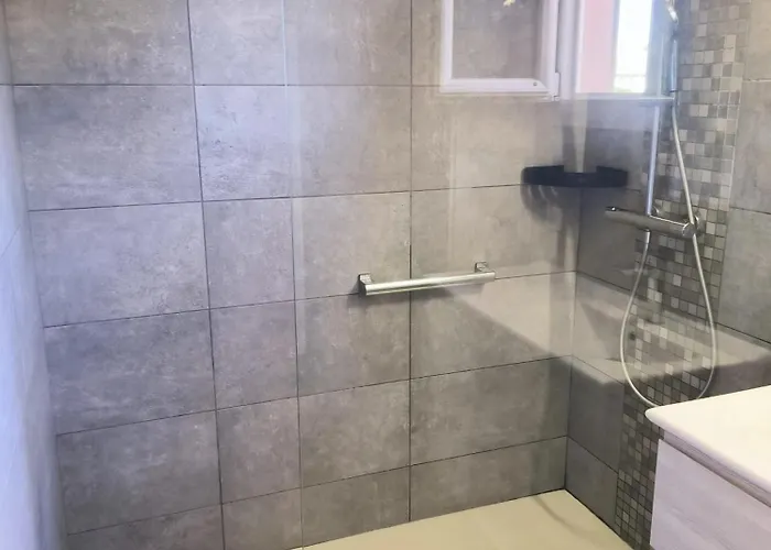 Vakantiehuis Maison Chaleureuse A Avec Vue Sur Le Jardin Ajaccio (Corsica)